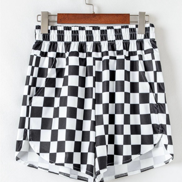 Pants - ⭐️Checkered Black and White Women's Shorts